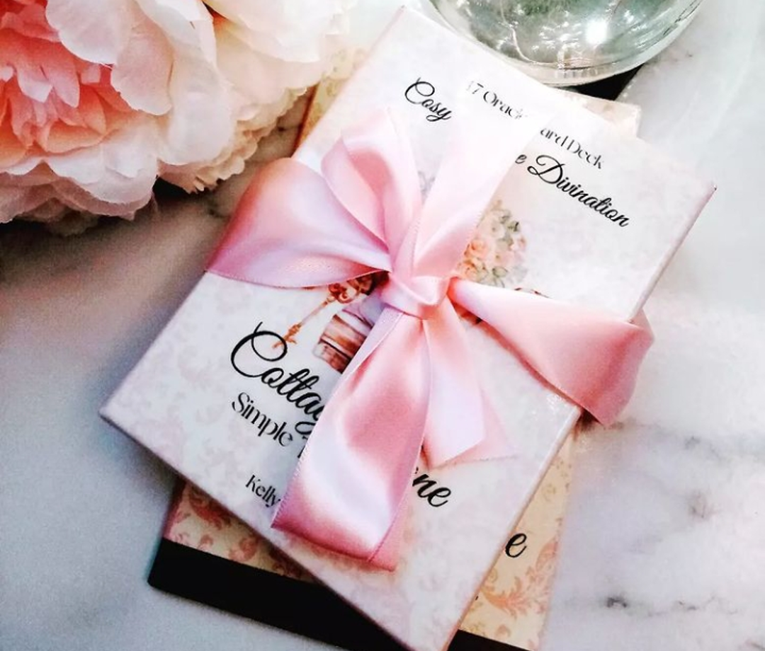 Cottage Lane Oracle Simple Treasures